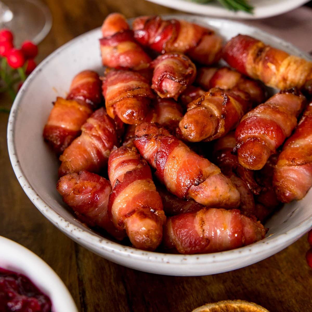 Chipolata Sausage Wrap in Bacon (8 per tray)